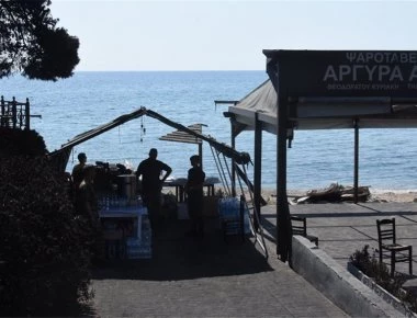10 ΕΔΕ διατάχθηκαν για πυροσβέστες που σχολίασαν την επίσκεψη Καμμένου στο Μάτι με θωρακισμένη Μερσεντές